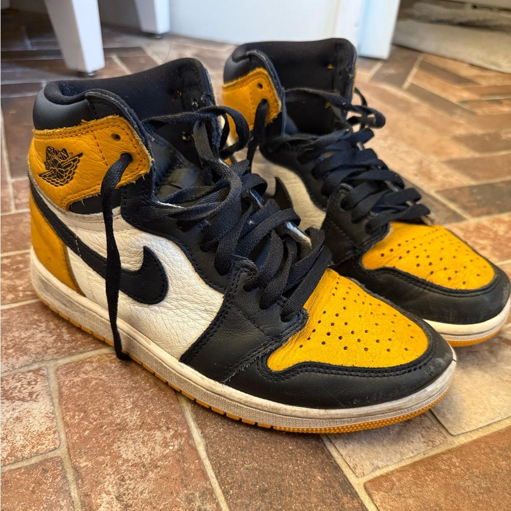 Jordan retro 1 High Yellow Taxis